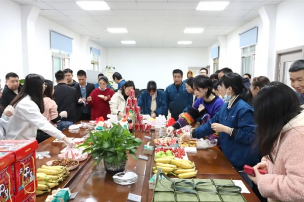 熱辣春日，滾燙人生 | 奧楷機(jī)械為女員工發(fā)放"女神節(jié)"禮物